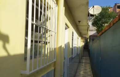 Imagem: A casa possui 1 Dormitório, 1 Banheiro, 44m² de Área e está