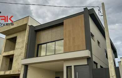 Imagem: A casa em condomínio possui 3 Dormitórios, 4 Banheiros, 4