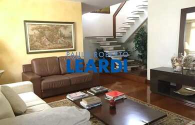 Imagem: O apartamento na cobertura possui 4 Dormitórios, 5 Banheiros