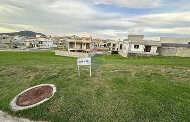 Imagem: O terreno possui 250m² de Área, Imóvel novo e está localizado