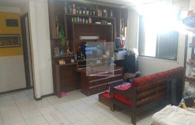 Imagem: O apartamento possui 3 Dormitórios, 1 Banheiro, 1 Vaga na garagem