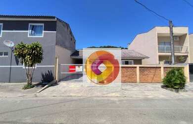 Imagem: A casa possui 5 Dormitórios, 4 Banheiros, 4 Vagas na garagem