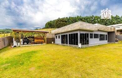 Imagem: A chácara possui 200m² de Área e está localizado em Pedra