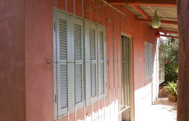 Imagem: A chácara possui 6.000m² de Área, Churrasqueira e está