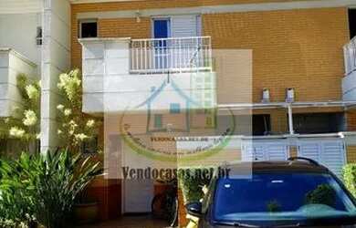 Imagem: A casa em condomínio possui 3 Dormitórios, 3 Banheiros, 2