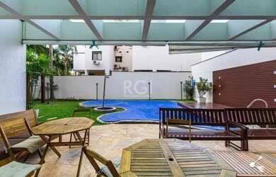 Imagem: O apartamento possui 2 Dormitórios, 1 Banheiro, 2 Vagas na