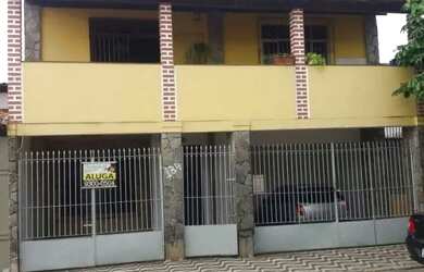 Imagem: A casa possui 3 Dormitórios, 3 Banheiros, 1 Vaga na garagem