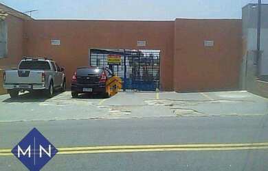 Imagem: O depósito possui 5 Vagas na garagem, 160m² de Área e está