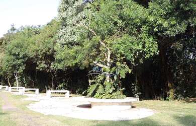 Imagem: A casa em condomínio possui 4 Dormitórios, 5 Banheiros, 5