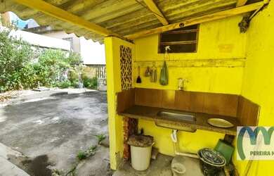 Imagem 2: Casa linear, junto rua da caminhada, próxima ao College