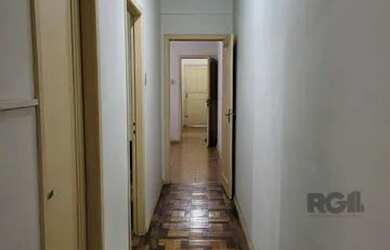Imagem 7: Apartamento com 2 dormitórios, com sacada no Bairro Centro Histórico