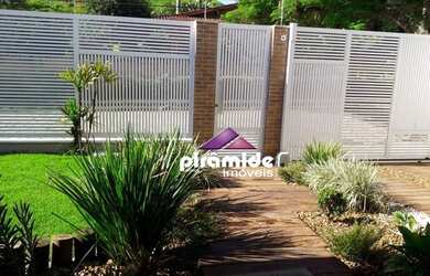 Imagem: A casa possui 3 Dormitórios, 3 Banheiros, 2 Vagas na garagem