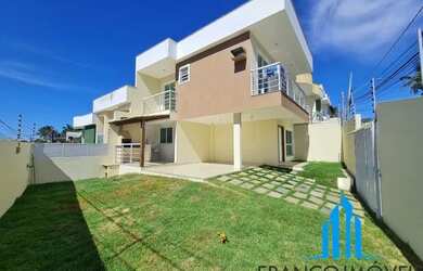 Imagem: A casa possui 3 Dormitórios, 3 Banheiros, 2 Vagas na garagem