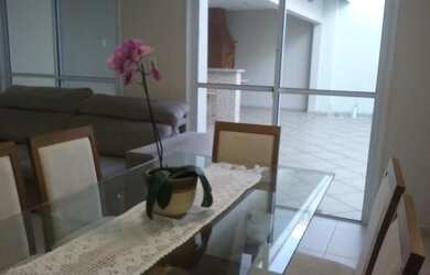 Imagem: A casa em condomínio possui 3 Dormitórios, 1 Banheiro, 5 Vagas