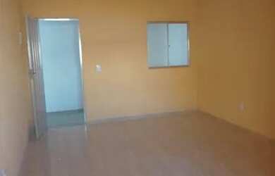 Imagem: A casa possui 1 Dormitório, 1 Banheiro e está localizado