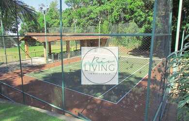 Imagem: A casa possui 4 Dormitórios, 5 Banheiros, 5 Vagas na garagem