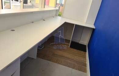 Imagem: O depósito possui 1 Vaga na garagem, 100m² de Área e está