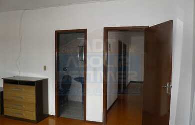 Imagem: O apartamento possui 2 Dormitórios, 2 Banheiros, 2 Vagas na