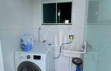 Imagem: A casa possui 3 Dormitórios, 2 Banheiros, 4 Vagas na garagem