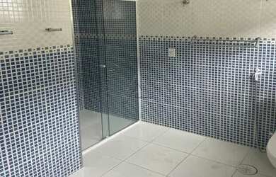 Imagem: A casa em condomínio possui 5 Dormitórios, 5 Banheiros, 4