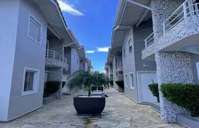 Imagem: A casa em condomínio possui 3 Dormitórios, 3 Banheiros, 2