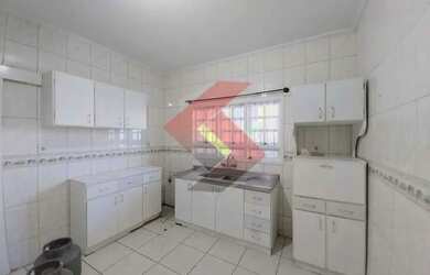 Imagem: A casa possui 3 Dormitórios, 3 Banheiros, 2 Vagas na garagem