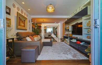 Imagem: O apartamento possui 4 Dormitórios, 2 Banheiros, 3 Vagas na