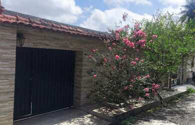 Imagem: A casa em condomínio possui 3 Dormitórios, 1 Banheiro, 1 Vaga