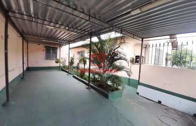 Imagem: A casa possui 2 Dormitórios, 2 Banheiros, 2 Vagas na garagem