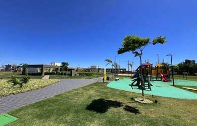 Imagem: O terreno possui 302m² de Área e está localizado em Fag