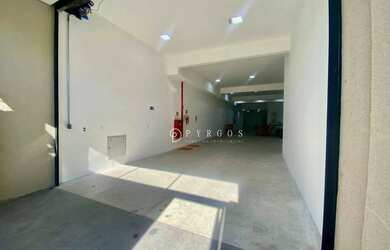 Imagem: O depósito possui 5 Vagas na garagem, 502m² de Área e está