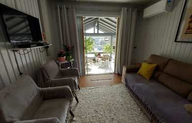 Imagem: O terreno possui 432m² de Área e está localizado em Dutra