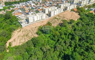 Imagem: O terreno possui 16997m² de Área e está localizado em João