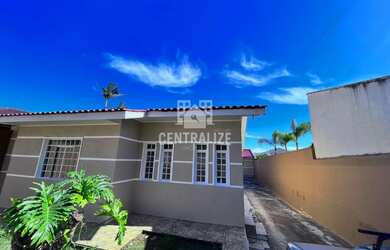 Imagem: A casa possui 3 Dormitórios, 1 Banheiro, 5 Vagas na garagem