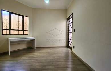 Imagem 8: Casa Residência em Jaú. Área de serviço, 550m² de Área, 3 Vagas...