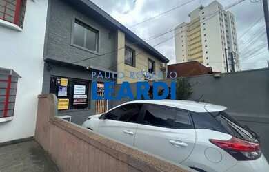 Imagem: A casa possui 2 Dormitórios, 2 Banheiros, 1 Vaga na garagem