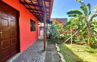 Imagem: A casa em condomínio possui 2 Dormitórios, 1 Banheiro, 3 Vagas