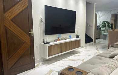 Imagem: A casa possui 3 Dormitórios, 3 Banheiros, 3 Vagas na garagem