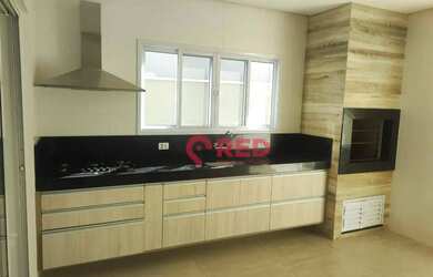 Imagem: A casa em condomínio possui 3 Dormitórios, 5 Banheiros, 200m²