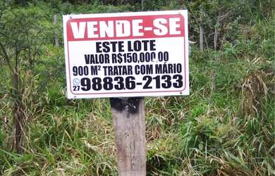 Imagem: O terreno possui 900m² de Área e está localizado em Comunidade