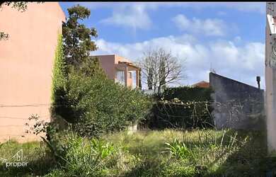 Imagem: O terreno possui 299m² de Área e está localizado em Laranjal