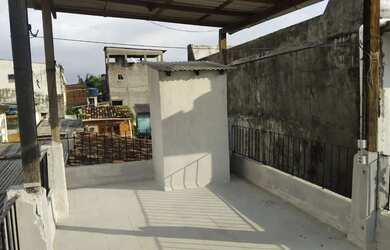 Imagem: A casa possui 2 Dormitórios e 1 Banheiro e está localizado