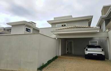 Imagem: A casa em condomínio possui 3 Dormitórios, 5 Banheiros, 4