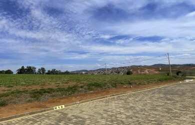 Imagem: O terreno possui 1000m² de Área e está localizado em Cidade
