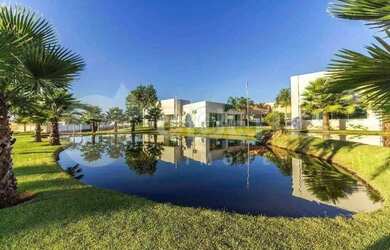 Imagem: O terreno possui 360m² de Área e está localizado em Shopping