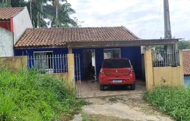 Imagem: A casa possui 2 Dormitórios, 1 Banheiro, 1 Vaga na garagem