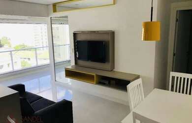 Imagem: O apartamento possui 1 Dormitório, 1 Banheiro, 1 Vaga na garagem