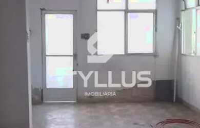 Imagem: A casa possui 3 Dormitórios, 2 Banheiros, 1 Vaga na garagem