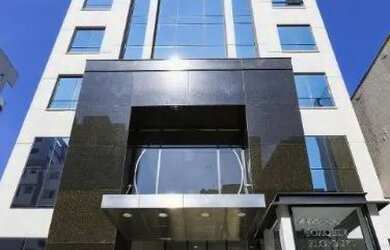 Imagem: O depósito possui 5 Vagas na garagem, 280m² de Área e está