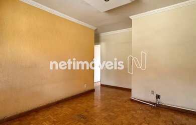 Imagem: O apartamento possui 3 Dormitórios, 1 Banheiro, 1 Vaga na garagem